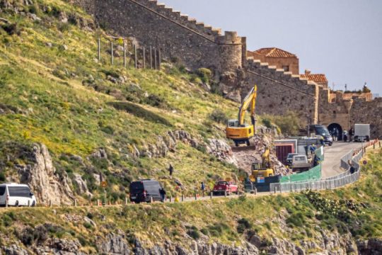 Αυθαιρεσίες, παρατυπίες και επικίνδυνες παρεμβάσεις